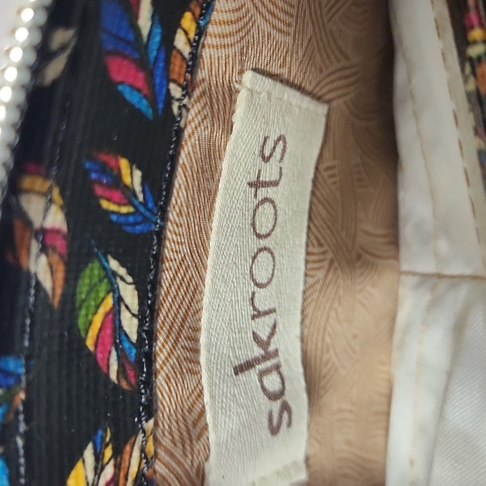 NWOT. Sakroots Artist Circle Enbroidered Zip Wallet - Picture 16 of 16